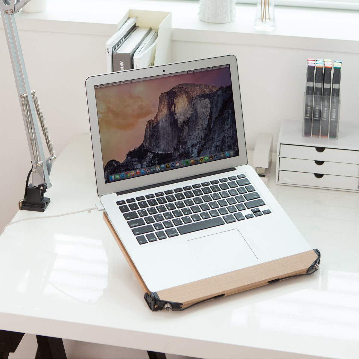 Soporte atril multiusos SYSMAX | 13 niveles de altura.