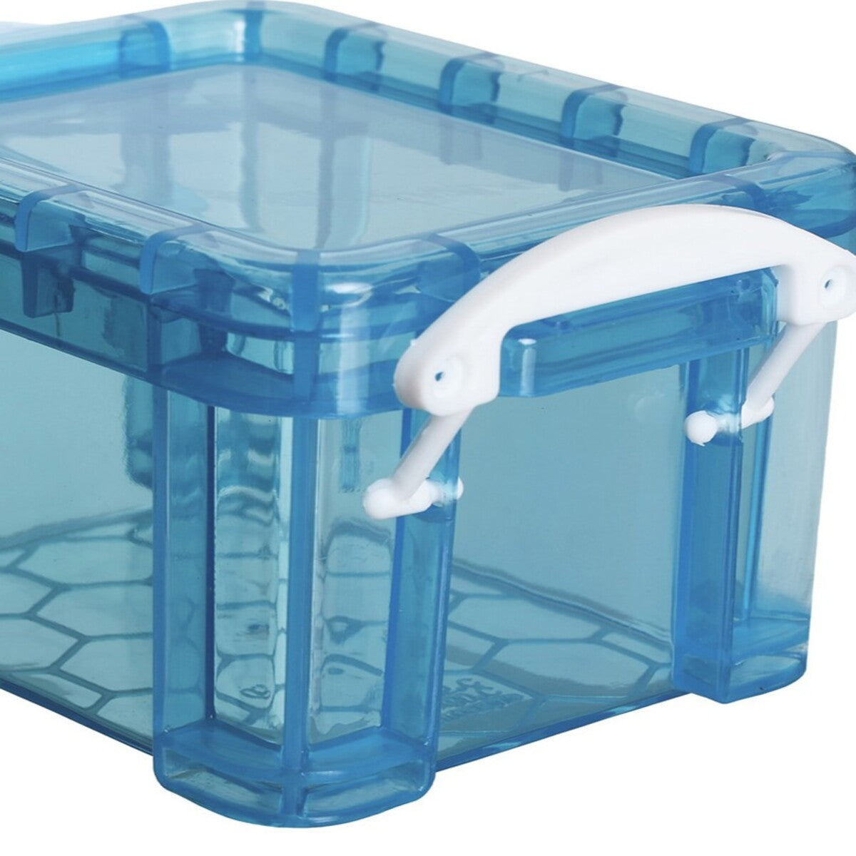 Detalle del material plastico resistente y asa ergonomica del organizador de escritorio