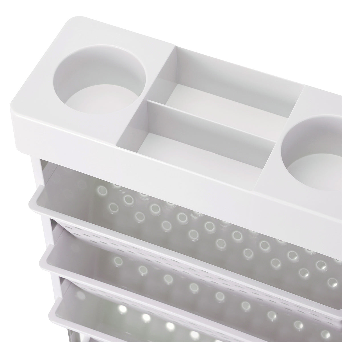 Detalle del material plastico y borde de la bandeja del organizador de 4 niveles