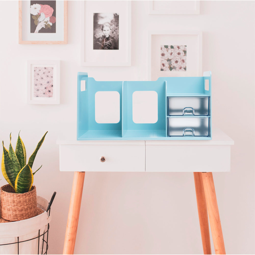 
                  
                    Organizador de libros para escritorio con cajones.
                  
                