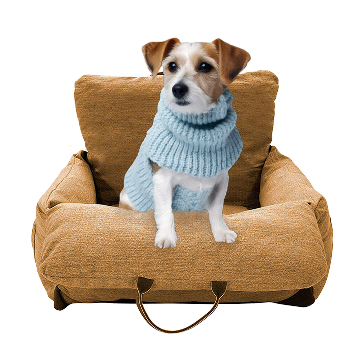 Perro pequeño descansando comodamente dentro del asiento de viaje beige de Lo Necesito sobre un fondo blanco impecable